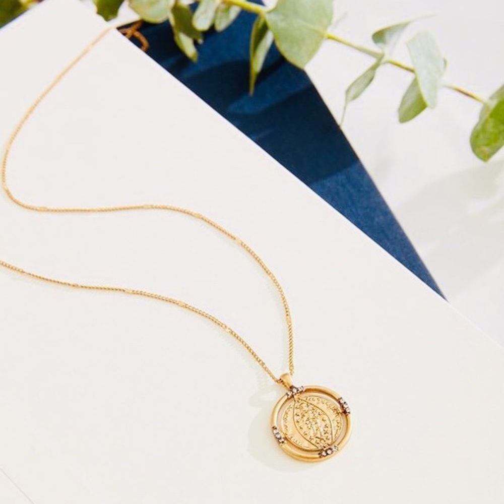 Stella & Dot | Delicate Vintage Gold Julia Coin Pendant Layering Necklace - Picture 2 of 10